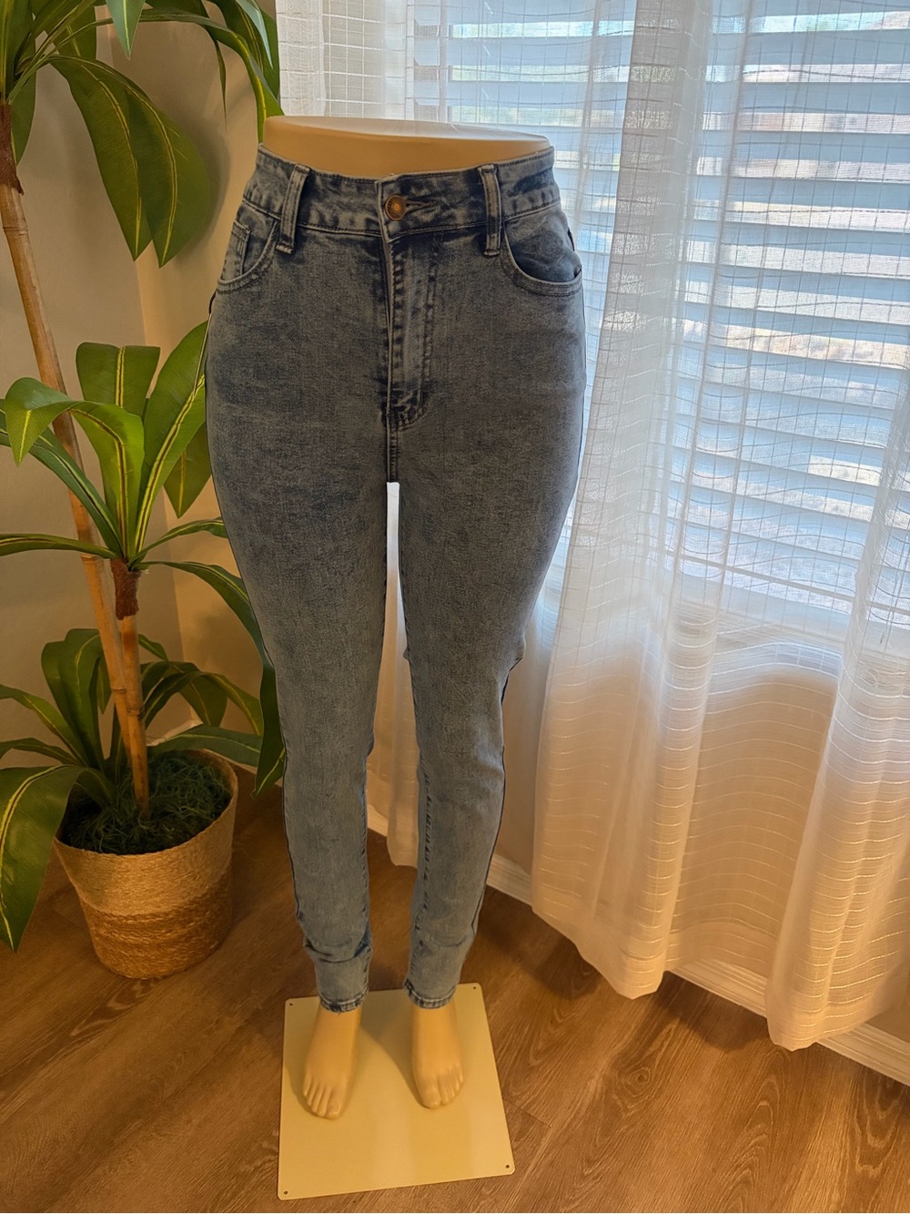 High-Rise Light Wash Skinny Jeans for Women